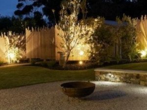 Kako osvetliti svoju baštu?