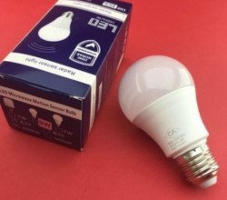 LED sijalica 9W sa senzorom pokreta E27 LED sijalica 9W sa senzorom pokreta E27